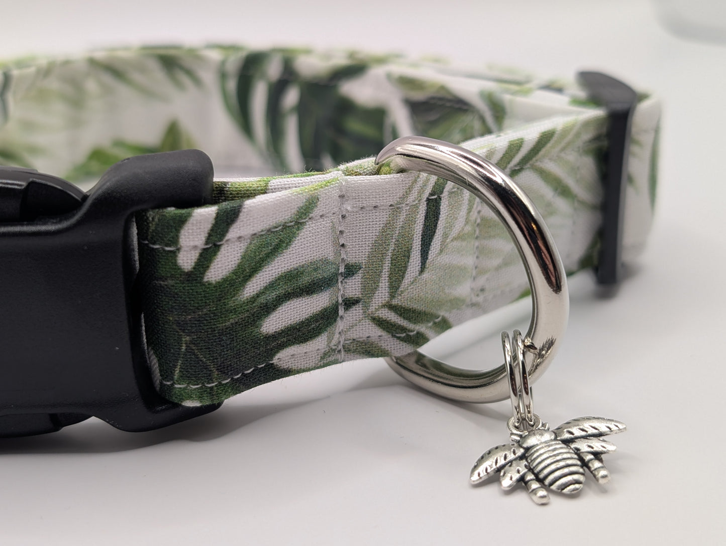 Monstera Collar