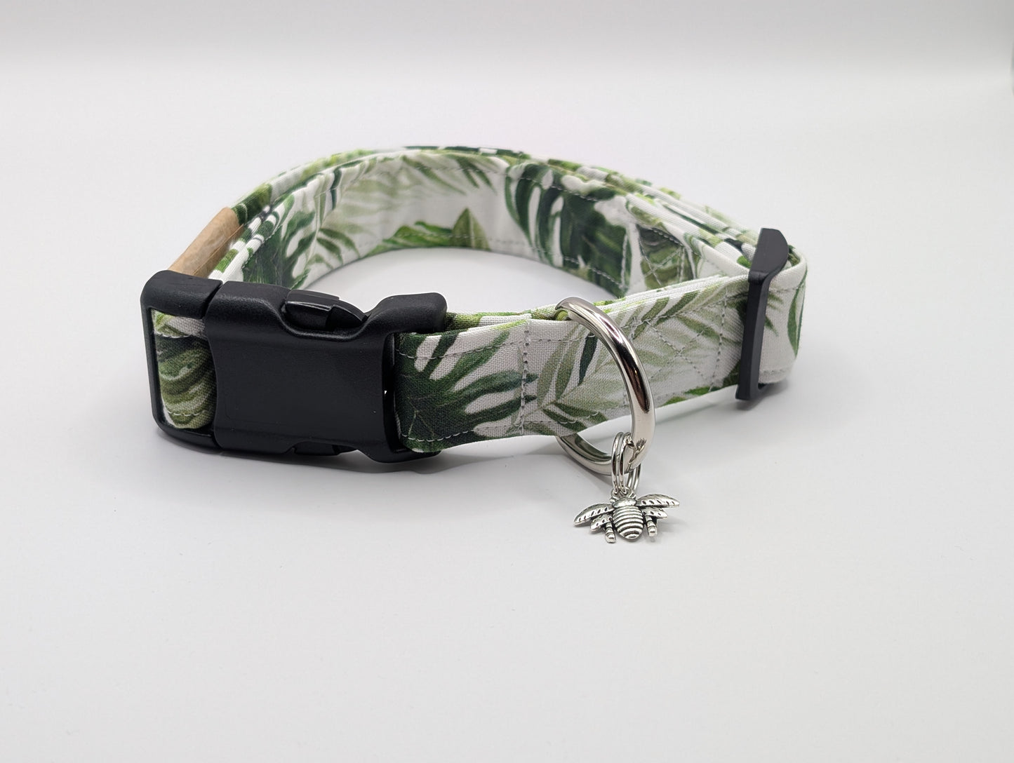 Monstera Collar